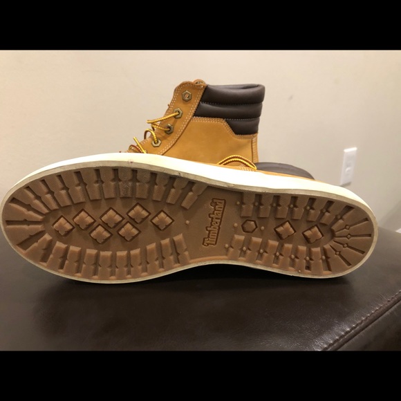 Womans Timberland Shoes - Picture 3 of 3